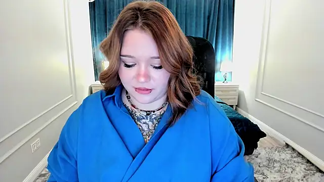 MoonLghte online show from February 2025 08:02:02 PM