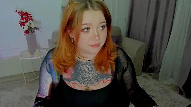 MoonLghte online show from November 2025 06:37:02 PM