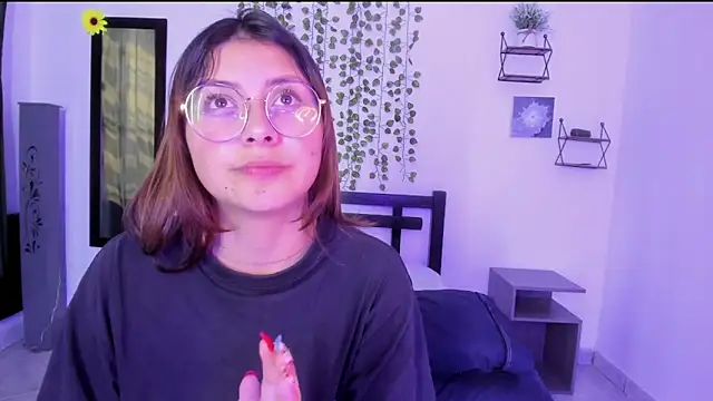 Noellesable online show from December 2024 03:05:01 PM