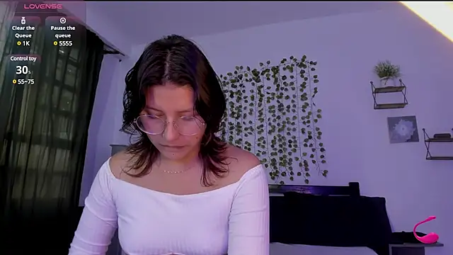 Noellesable online show from February 2025 06:35:02 PM