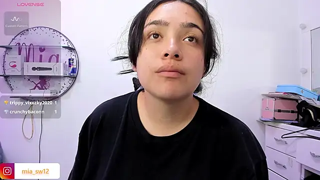 mia johns  online show from April 2026 05:05:01 AM