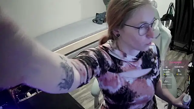 LilyFoxxx online show from March 2026 05:11:01 AM