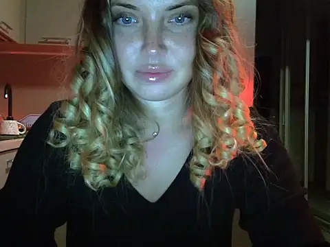 Snapshot of Lucky_Anna chatting on December 2024 05:23:02 PM Lucky Anna online show from December 2024 05:23:02 PM