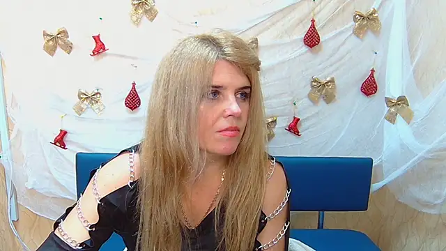 Julya Barbi online show from December 2024 05:53:02 PM