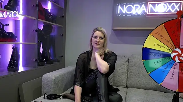 Snapshot of NoraNoxx chatting on June 2026 09:50:01 PM NoraNoxx online show from June 2026 09:50:01 PM