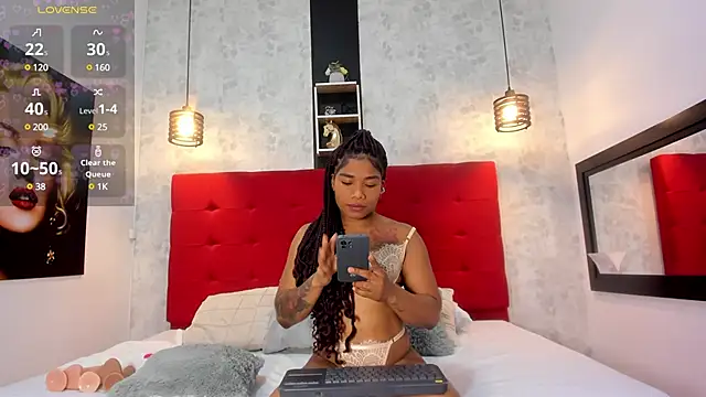Snapshot of SilvannaFit chatting on March 2025 01:40:01 PM SilvannaFit online show from March 2025 01:40:01 PM