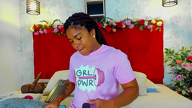 Snapshot of SilvannaFit chatting on January 2026 11:56:01 AM SilvannaFit online show from January 2026 11:56:01 AM