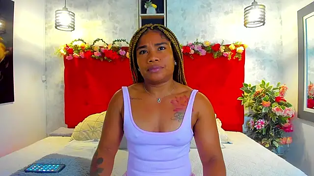 Snapshot of SilvannaFit chatting on February 2026 11:50:01 AM SilvannaFit online show from February 2026 11:50:01 AM