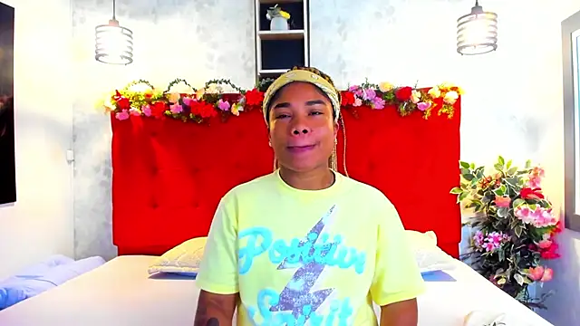 Snapshot of SilvannaFit chatting on March 2026 09:06:02 AM SilvannaFit online show from March 2026 09:06:02 AM