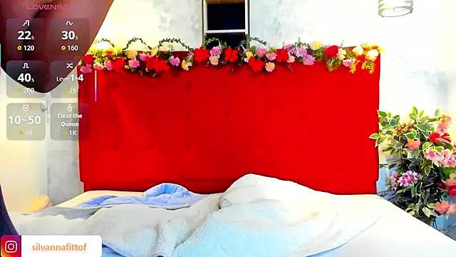 Snapshot of SilvannaFit chatting on March 2026 11:39:02 AM SilvannaFit online show from March 2026 11:39:02 AM