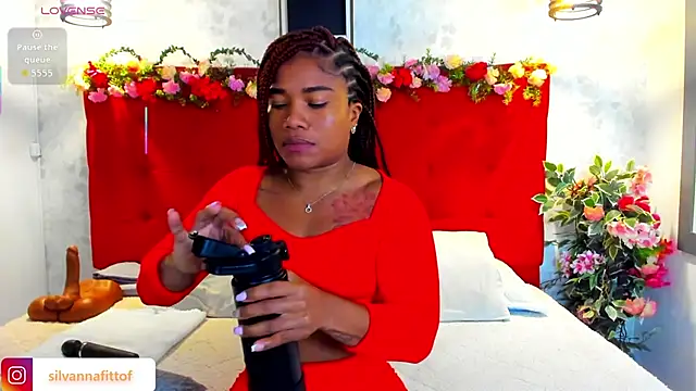 Snapshot of SilvannaFit chatting on March 2026 11:58:02 AM SilvannaFit online show from March 2026 11:58:02 AM