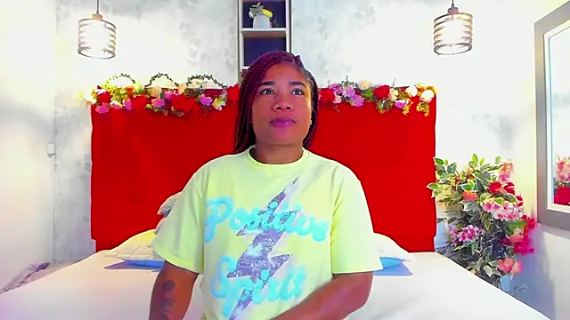 Snapshot of SilvannaFit chatting on March 2026 09:14:02 AM SilvannaFit online show from March 2026 09:14:02 AM