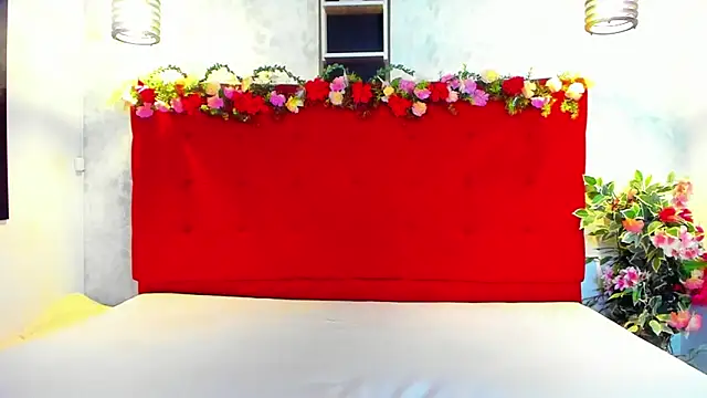 Snapshot of SilvannaFit chatting on March 2026 11:49:01 AM SilvannaFit online show from March 2026 11:49:01 AM