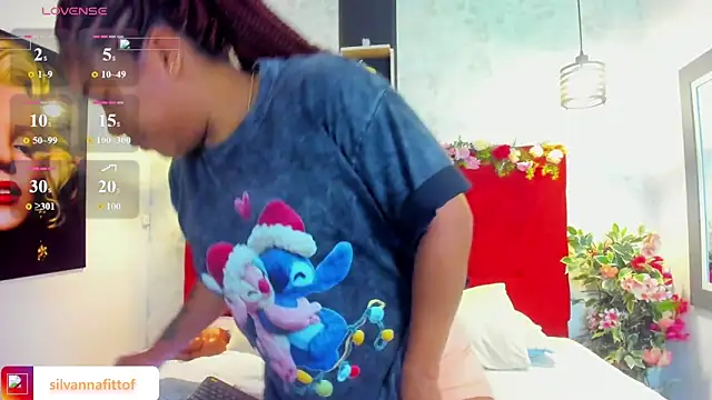 Snapshot of SilvannaFit chatting on March 2026 11:44:02 AM SilvannaFit online show from March 2026 11:44:02 AM