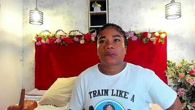 Snapshot of SilvannaFit chatting on April 2026 11:55:02 AM SilvannaFit online show from April 2026 11:55:02 AM