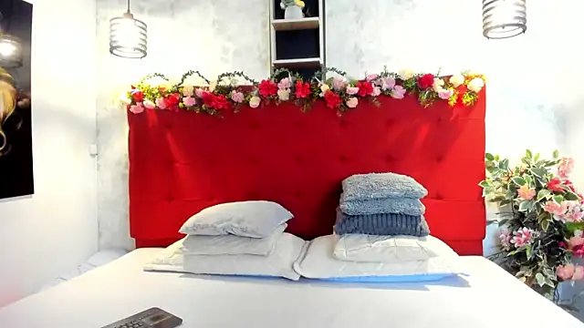 Snapshot of SilvannaFit chatting on April 2026 11:55:02 AM SilvannaFit online show from April 2026 11:55:02 AM