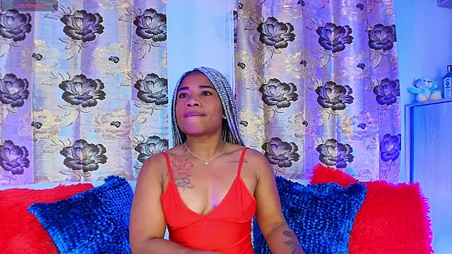 Snapshot of SilvannaFit chatting on July 2026 12:19:02 PM SilvannaFit online show from July 2026 12:19:02 PM