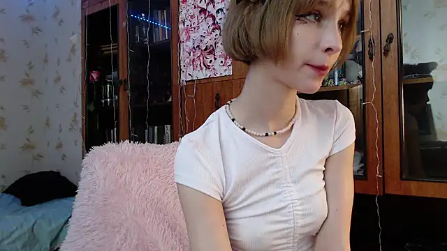 cloudgirrl online show from February 2025 11:44:01 PM