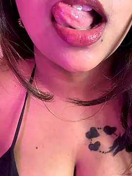 wildestcouplee online show from November 2025 03:45:01 PM