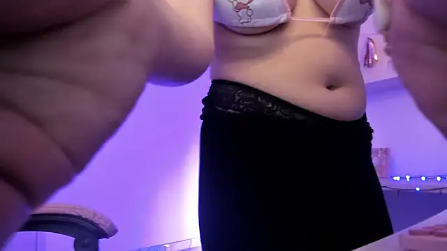 Snapshot of Francesca1_ chatting on December 2024 09:45:02 PM Francesca1  online show from December 2024 09:45:02 PM