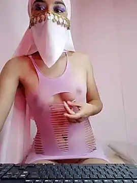 Aaliyah Salma online show from February 2025 06:45:01 PM