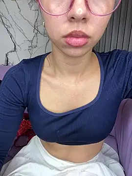 Snapshot of Aaliyah_Salma chatting on April 2026 07:12:01 PM Aaliyah Salma online show from April 2026 07:12:01 PM