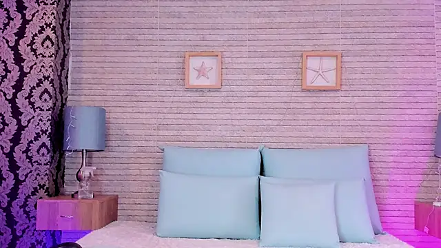 Snapshot of Catalinna_Thompson chatting on December 2024 12:01:02 PM Catalinna Thompson online show from December 2024 12:01:02 PM