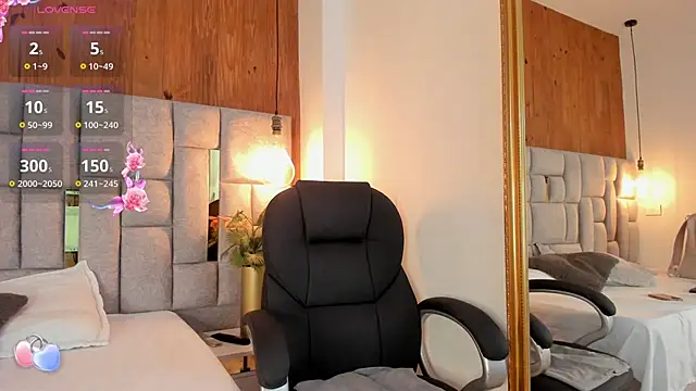 Saori newman online show from September 2025 11:44:01 AM