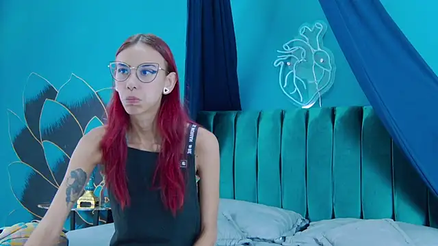 Lunamistyc online show from November 2025 07:36:01 PM