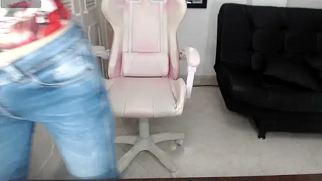 ariana crazzy online show from January 2025 03:11:01 AM