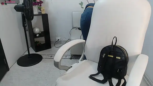 ariana crazzy online show from January 2025 05:14:01 PM