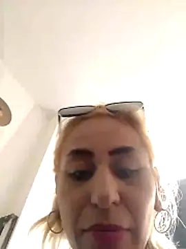 ariana crazzy online show from April 2026 01:41:01 PM