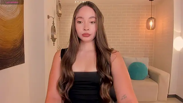 Snapshot of AlinaKravitz chatting on April 2026 05:58:01 PM AlinaKravitz online show from April 2026 05:58:01 PM