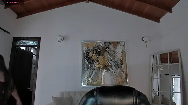 Snapshot of AlinaKravitz chatting on April 2026 07:44:02 PM AlinaKravitz online show from April 2026 07:44:02 PM