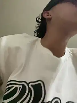 Snapshot of breiderxexiboys chatting on December 2024 05:42:01 AM breiderxexiboys online show from December 2024 05:42:01 AM