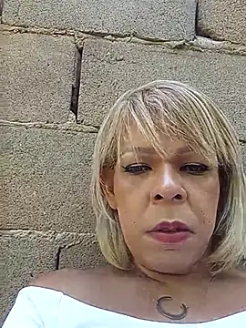 Snapshot of blondebitchlitle chatting on January 2026 06:44:02 PM blondebitchlitle online show from January 2026 06:44:02 PM