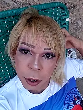 Snapshot of blondebitchlitle chatting on January 2026 09:24:01 PM blondebitchlitle online show from January 2026 09:24:01 PM