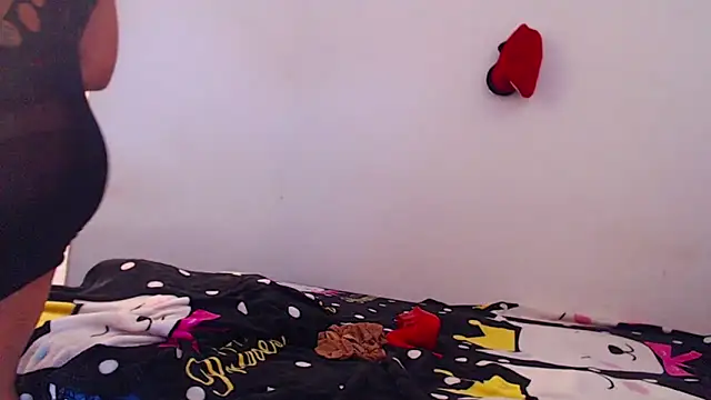 Snapshot of blondebitchlitle chatting on February 2026 02:32:02 PM blondebitchlitle online show from February 2026 02:32:02 PM