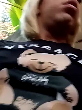 Snapshot of blondebitchlitle chatting on February 2026 10:15:01 PM blondebitchlitle online show from February 2026 10:15:01 PM