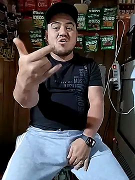 TheBriiaand30 online show from April 2026 07:58:01 PM