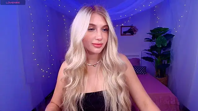 Evacadooo online show from July 2026 03:04:01 AM