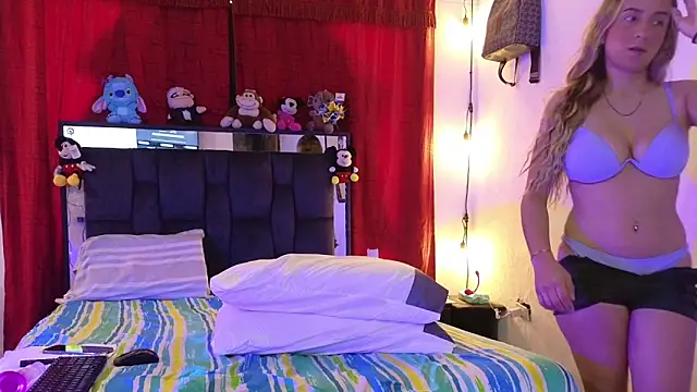 Snapshot of chloe_vasquez710 chatting on March 2025 07:32:02 PM chloe vasquez710 online show from March 2025 07:32:02 PM