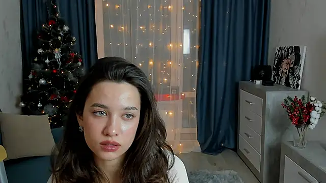 Snapshot of EmeliaReaper chatting on February 2025 01:04:02 AM EmeliaReaper online show from February 2025 01:04:02 AM