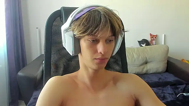 Ostin meow online show from September 2025 05:07:01 AM