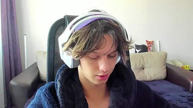 Ostin meow online show from October 2025 08:04:02 AM