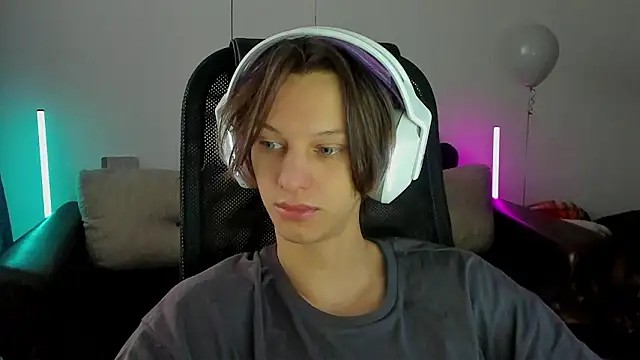 Ostin meow online show from January 2026 10:20:01 AM