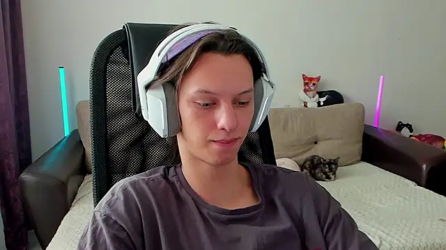 Ostin meow online show from February 2026 10:16:01 AM