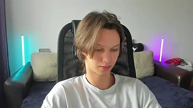 Ostin meow online show from May 2026 07:37:02 AM
