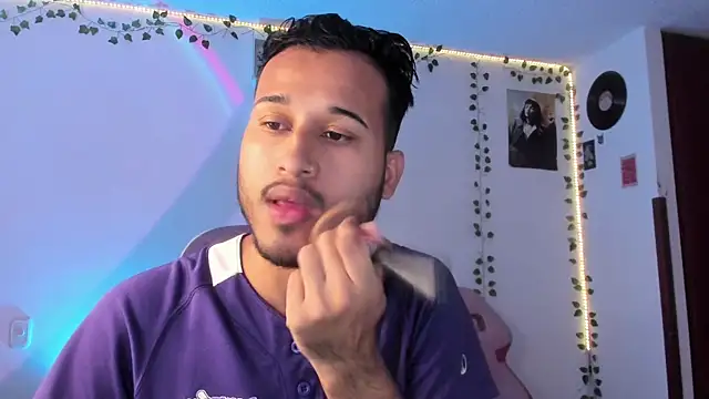 Raf brunette online show from February 2025 12:06:02 PM