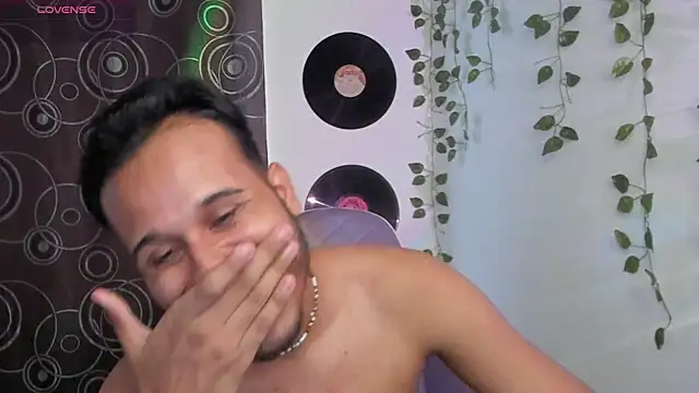 Raf brunette online show from October 2025 11:22:02 AM